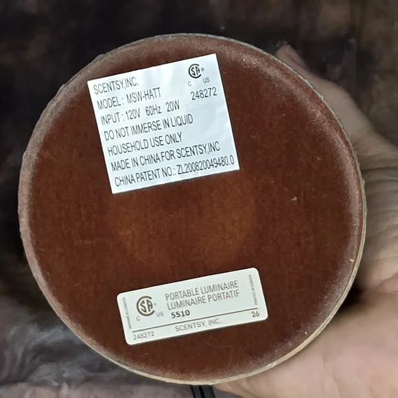 Scentsy Hatteras Mid Size Wax Warmer Light 6 Scent Bars Included - Picture 11 of 14